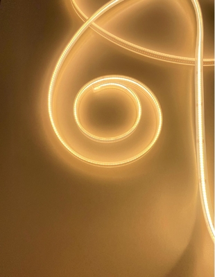 Van de siliciumuitdrijving IP65 de Waterdichte Flexibele Lichte 8mm Breedte van de MAÏSKOLFstrook